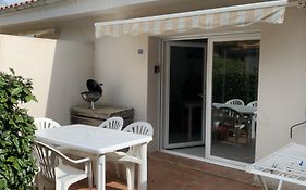 Maisonnette Mimosa H3 avec piscine intérieure chauffée accès plage à pied